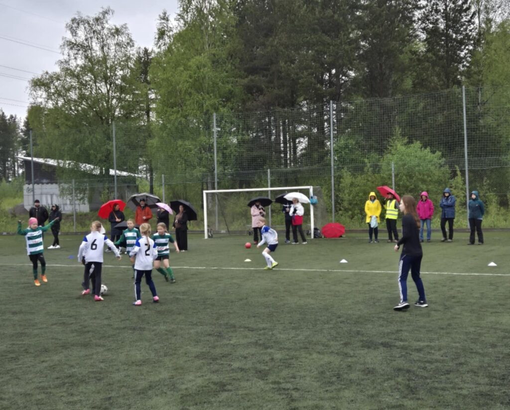 Första sammandraget för IFK Luleås flickor födda 2017 – en dag fylld av glädje trots regnet 5 Första sammandraget för IFK Luleås flickor födda 2017 – en dag fylld av glädje trots regnet 5