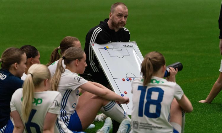 98b08b2d-53fa-45ad-a20a-2323586a667f 98b08b2d-53fa-45ad-a20a-2323586a667f